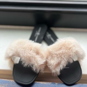 Chinese Laundry Slides Fur